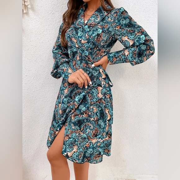 Gorgeous Paisley Print Bishop Tie Side Wrap - Picture 4 of 7